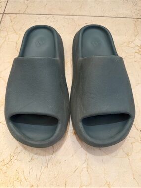 Yeezy Slides Comfort Slip-On Foam